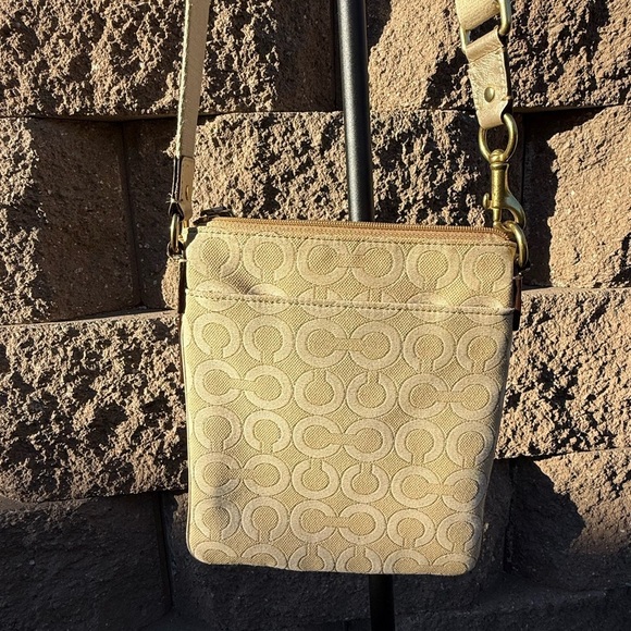 Coach crossbody purse in excellent condition - Picture 11 of 11